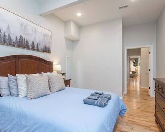 Conductor's Suite at the Depot in charming Shenandoah - Shenandoah - Habitación