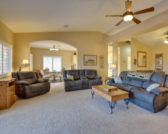 065870: 'bella Vista' 3 Br Hideaway Near Coachella - La Quinta - Living room