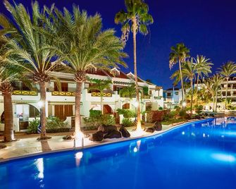 Parque Santiago III - Playa de las Américas - Piscina