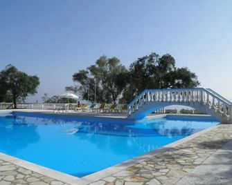 Ionian View Studios - Agios Ioannis Peristeron - Bazén