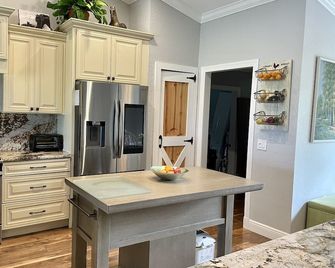 Lake Pool Oasis near Epperson and Wiregrass Ranch - Wesley Chapel - Keuken