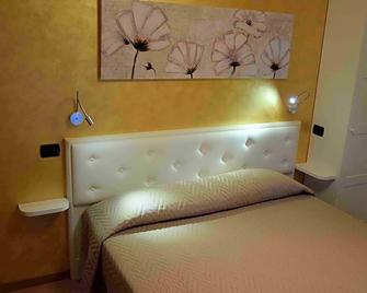 Hotel Il Boschetto - Tolentino - Camera da letto
