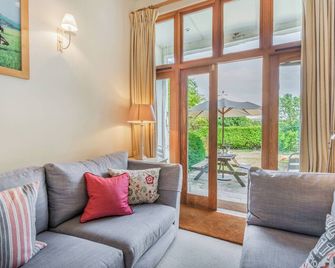 Beachy Barn - Eastbourne - Living room