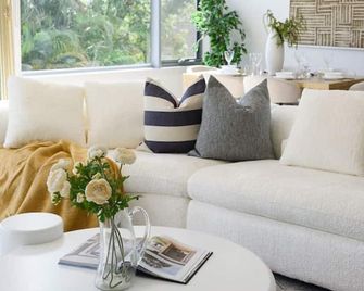 Luxry 6br Home & Private Pool Near Collaroy Beach - Collaroy - Sala de estar