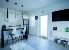 Trankilidad Apartments - Santa Cruz - Kitchen