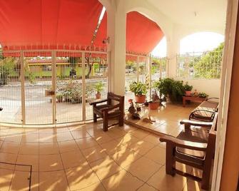 Hotel Cz - La Crucecita - Patio