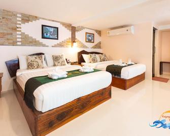 Naiyang Discovery Beach Resort SHA - Sakhu - Kamar Tidur