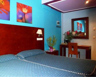Auto Check In Hotel Las Nieves - Jaca - Quarto