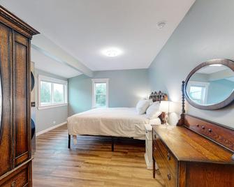 The Quacker Jack - Port Orchard - Bedroom