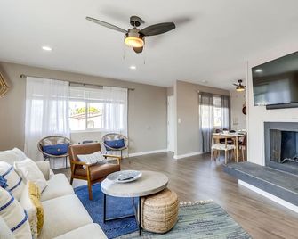 Boho Chic Family-Friendly Retreat! Walk to Beach! - San Clemente - Vardagsrum