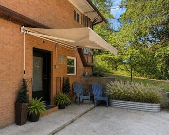The Sweet Tooth Suite - Abbeville - Patio