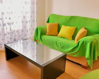 Vut Tomás Luis De Victoria - Ávila - Wohnzimmer