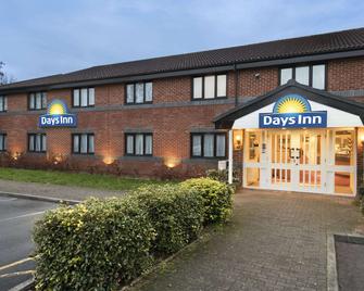 Days Inn by Wyndham Michaelwood M5 - Dursley - Edificio