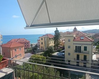 Au Cavettu Home - Varazze - Balcón