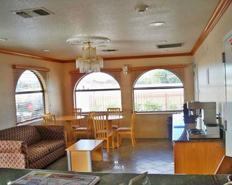 Scottish Inn and Suites Beaumont - בומונט - מסעדה