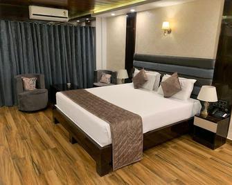 Oyo 9081 Pallavi International Hotel - Patna - Soverom