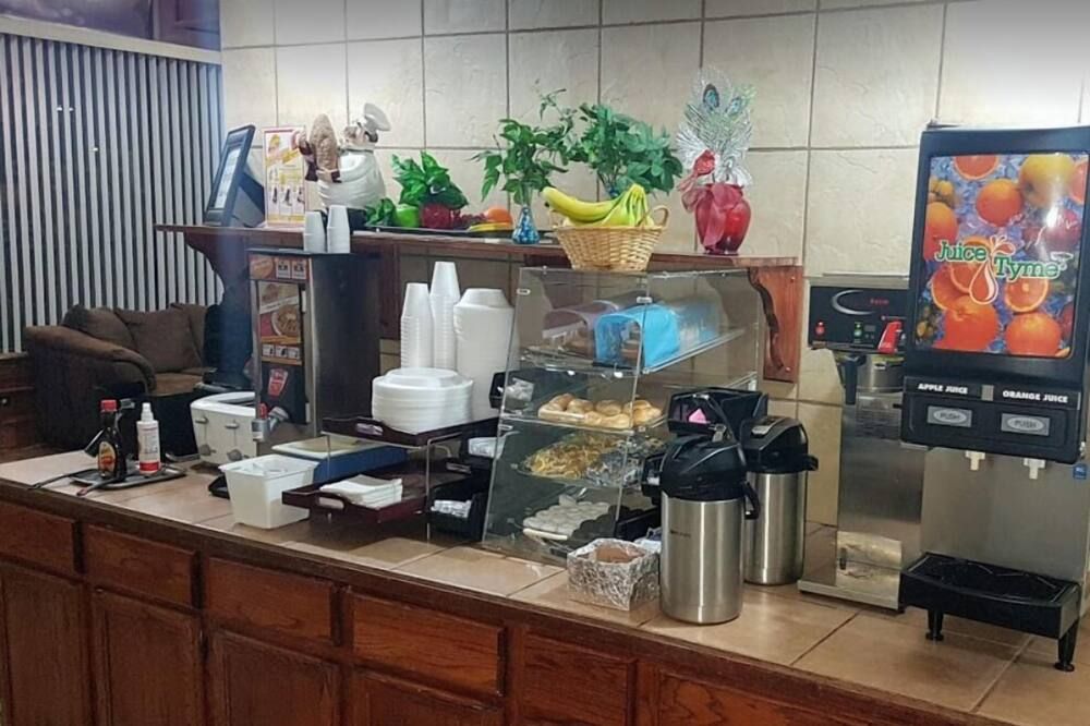Western Inn South - Kearney - Buffet