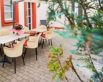 Hotel Am Schloss Biebrich - Wiesbaden - Patio