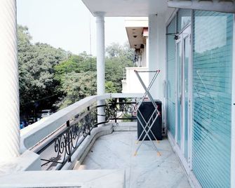 Fortune Home Service Apartment 3bhk,e-28 - New Delhi - Balcony