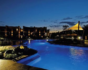 Eden Resort & Suites, BW Premier Collection - Lancaster - Pool
