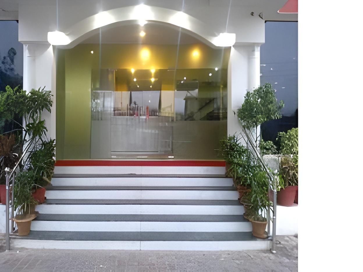 Syona Residency - לאקנאו - בניין