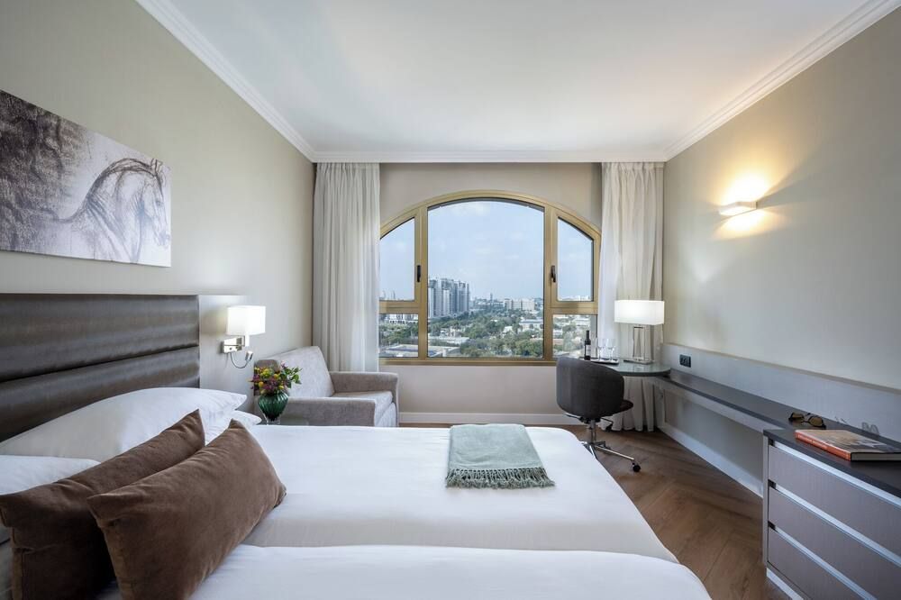 فندق ليوناردو النقب