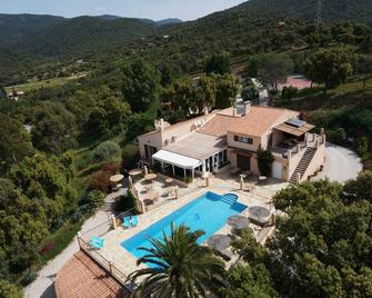 Villa Nais B&B - Bormes-les-Mimosas - Piscina