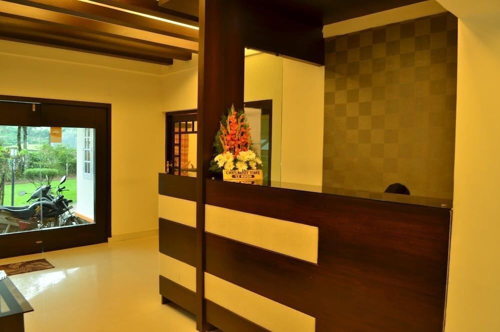 Royal Retreat - מונאר - דלפק קבלה