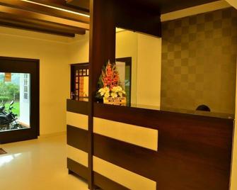 Royal Retreat - Munnar - Front desk
