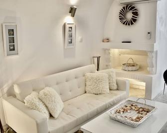 Aeolos Art & Eco Suites Adults Only - Imerovigli - Sala de estar