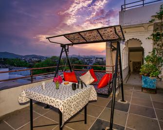 Shiv Villa Home Stay - Udaipur - Balcony