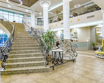 Imperial Hotel - סאני ביץ' - לובי