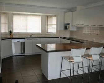 Breakaway Apartments - Cowra - Kuchyň