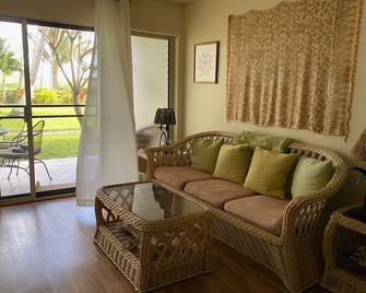 Hawaiian Style Ohana Living On The Friendly Isle Of Molokai. - Kaunakakai - Sala de estar