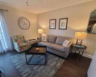 Cozy Condo Just Steps To The Beach, Unit 2 - Sleeps 4 - Gulf Shores - Living room