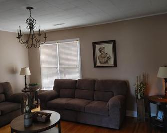 White House Lodge-Upper 2 Bedroom-Parkview - Brookfield - Sala de estar