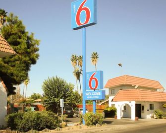 Motel 6 Fresno Ca - Fresno - Edificio