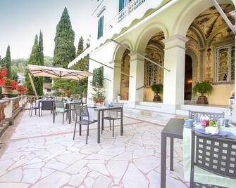 Villa Alta - San Giuliano Terme - Innenhof