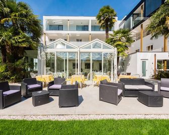 Hotel Gschwangut - Lana - Patio