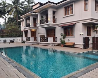 Coastal Suites Goa - Colva - Piscina