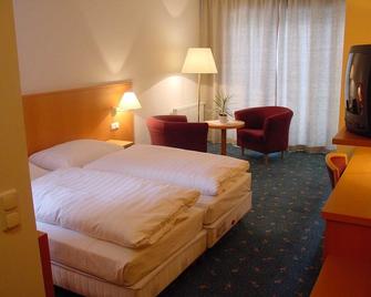 Hotel Wirt im Feld - Dietach - Schlafzimmer