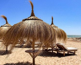 Hostal El Faro - Chipiona - Beach