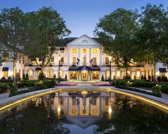 Williamsburg Inn, an official Colonial Williamsburg Hotel - Williamsburg - Building