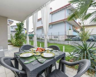 Mgh - Apartment Rosa - Peschiera del Garda - Patio