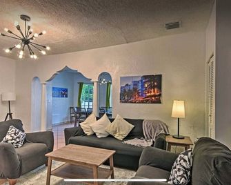 NEW! Charming Home near Brickell w/ Private Yard! - Miami - Sala de estar
