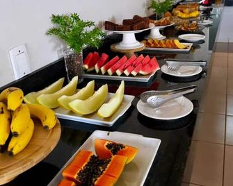 Hotel Tropical - Jardim - Bufê