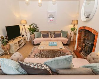 Old Rectory Cottage - Lincoln - Living room