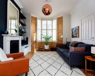 Veeve - East London Escape - London - Living room