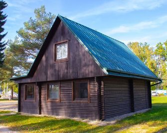 Lovely apartment in villa for 12 people with WIFI, TV, patio and pets allowed - Dvůr Králové nad Labem - Gebäude