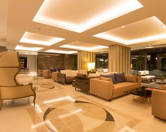 Boyalik Beach Hotel & Spa Thermal Resort - צזמה - טרקלין